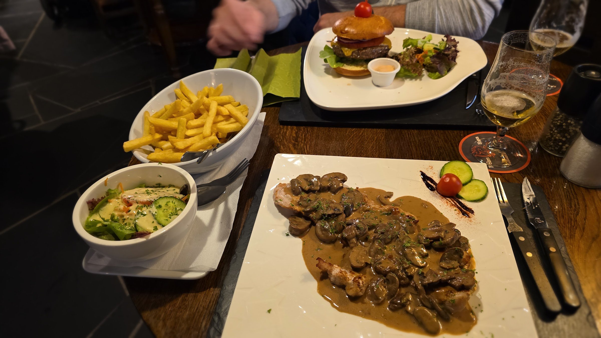 Auberge Aal Veinen Beim Hunn